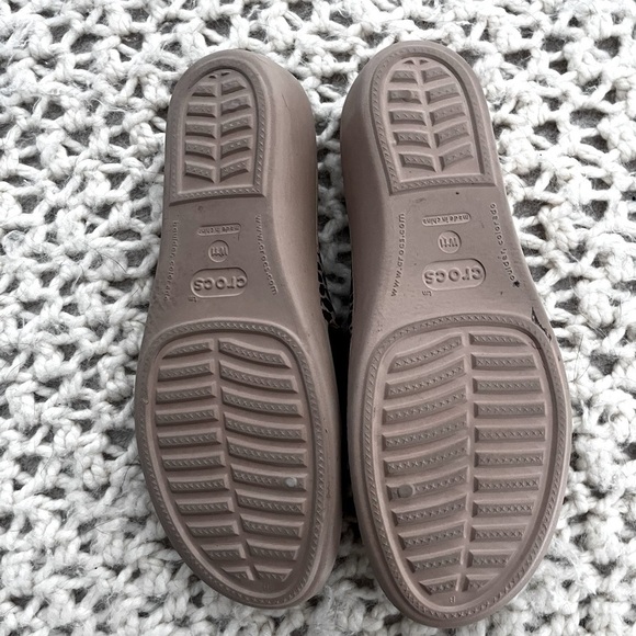 Crocs Patricia Leopard Slide Wedge Sandals | Casual Open Toe Women's Size 11 - Picture 3 of 3